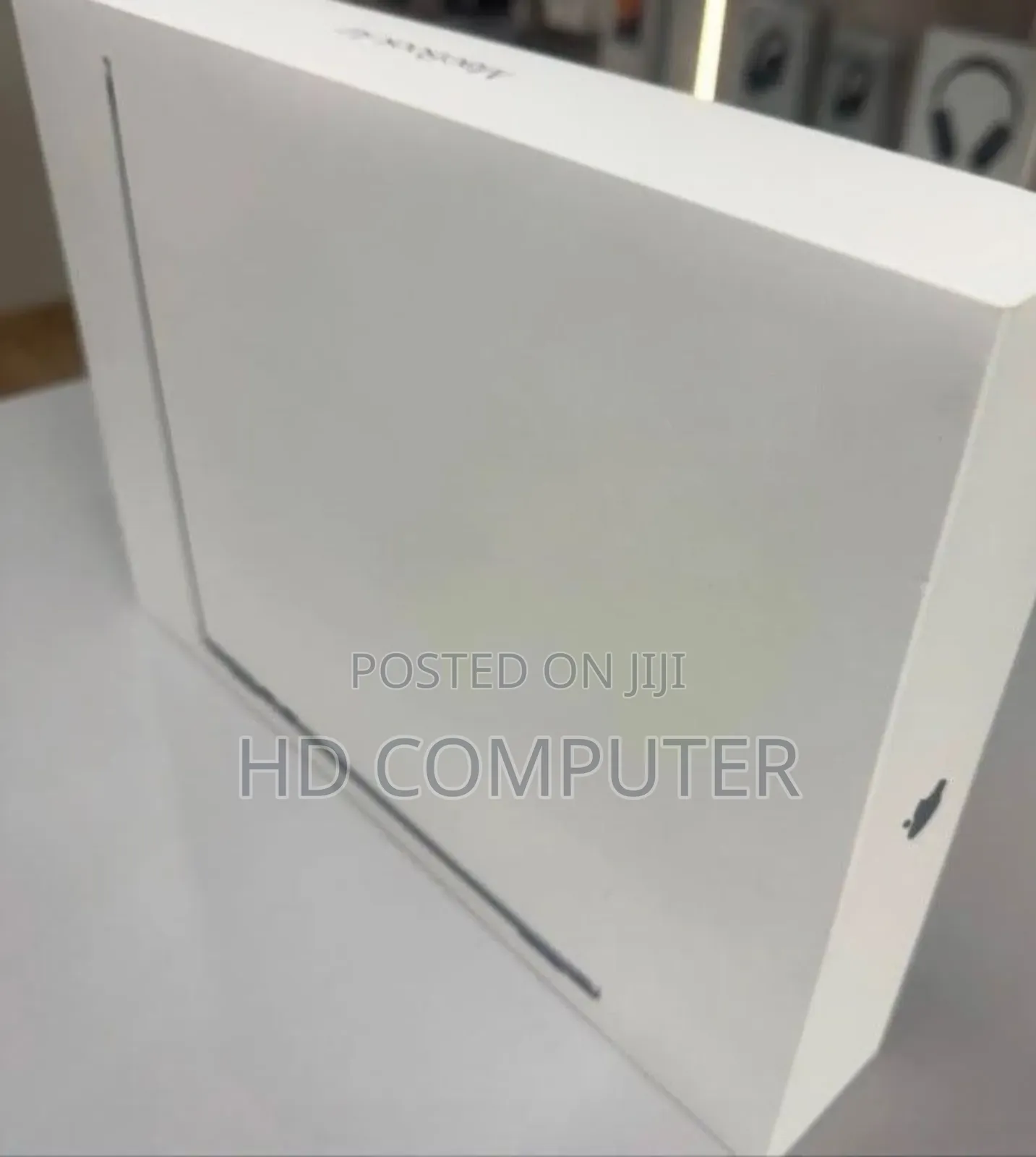 New Apple MacBook Air 2025 M4 13-Inch 16GB Apple M4 Pro SSD 256GB