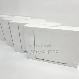 New Apple MacBook Air 2025 M4 13-Inch 16GB Apple M4 Pro SSD 256GB