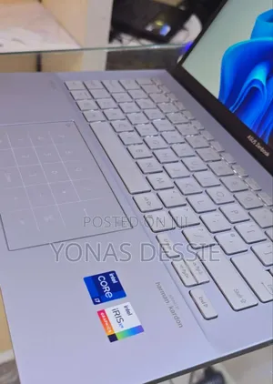 New Laptop Asus VivoBook 15 X505BA 16GB Intel Core i7 SSD 512GB