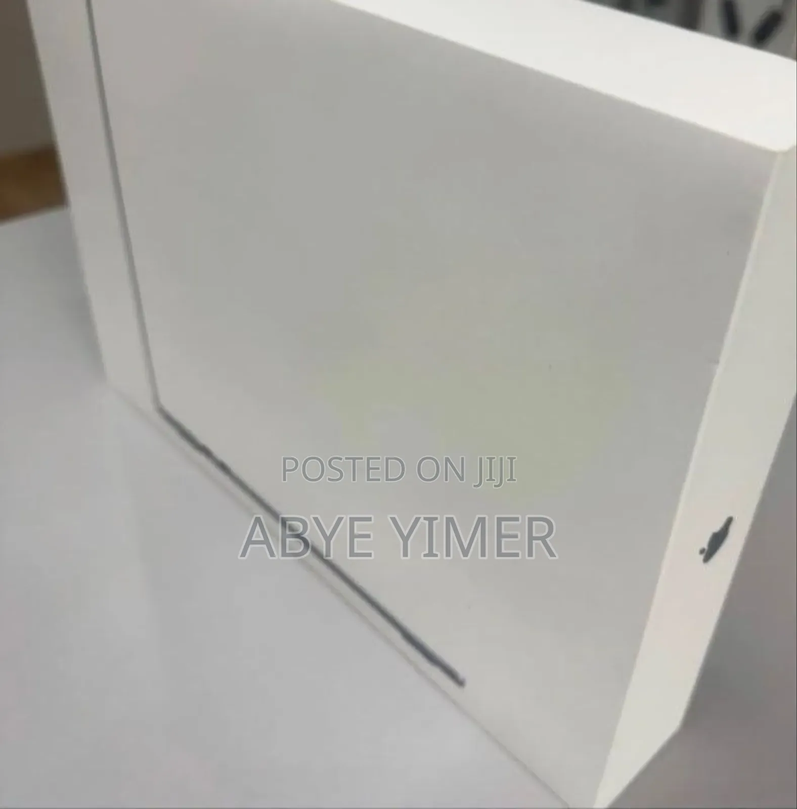 New Apple MacBook Air 2025 M4 13-Inch 16GB Intel Core M SSD 256GB