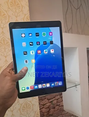 Photo - New Apple iPad 10.2 (2021) 64 GB