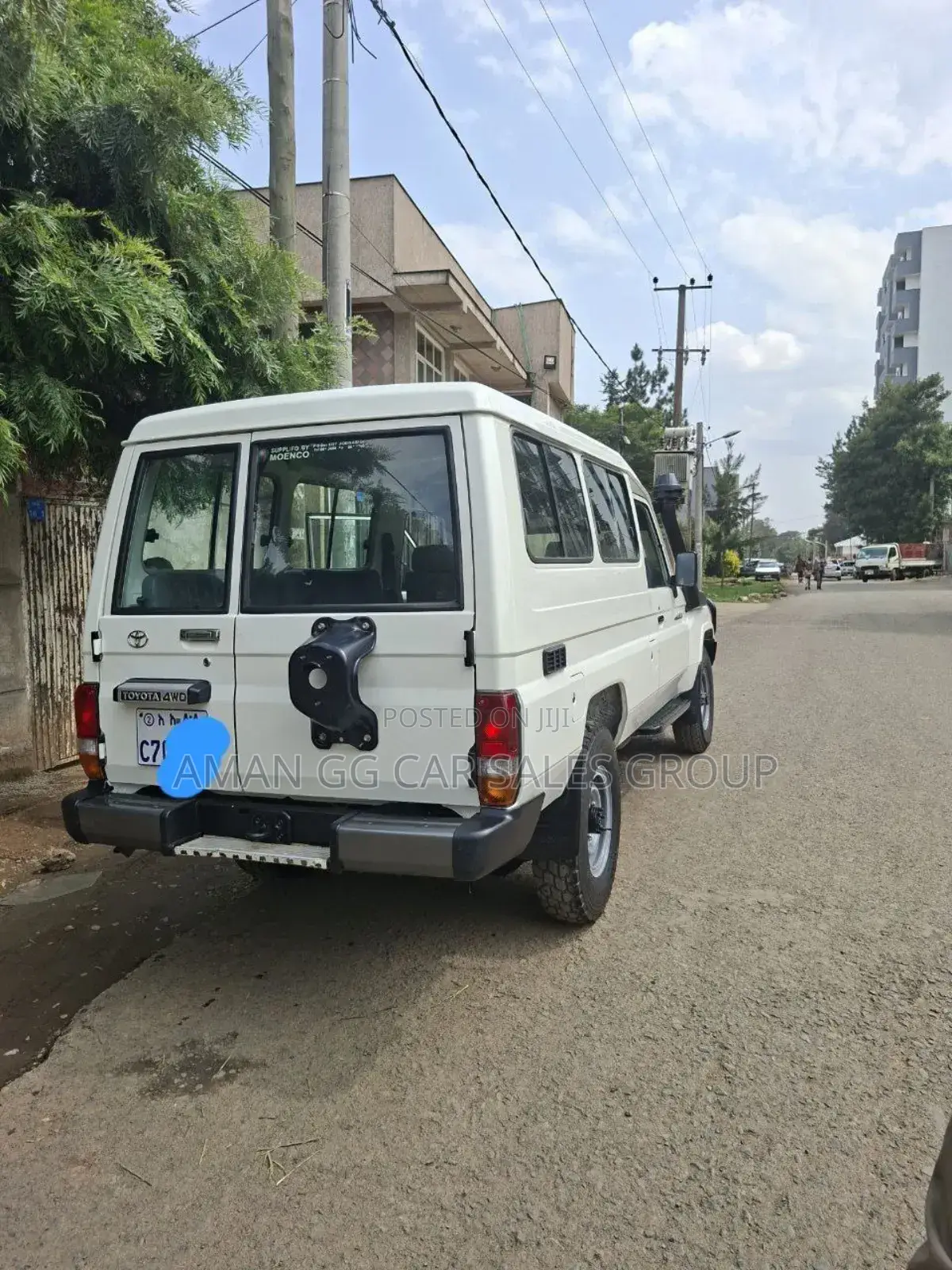 Toyota Land Cruiser 2011 White