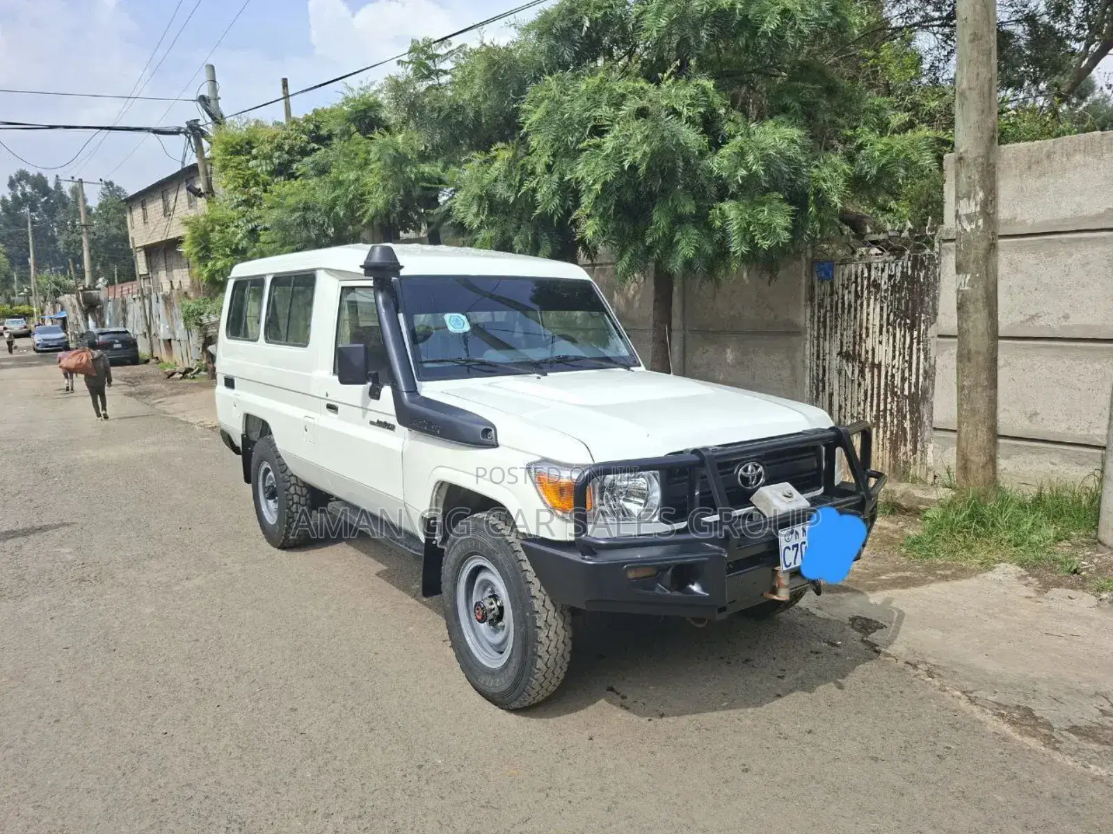 Toyota Land Cruiser 2011 White
