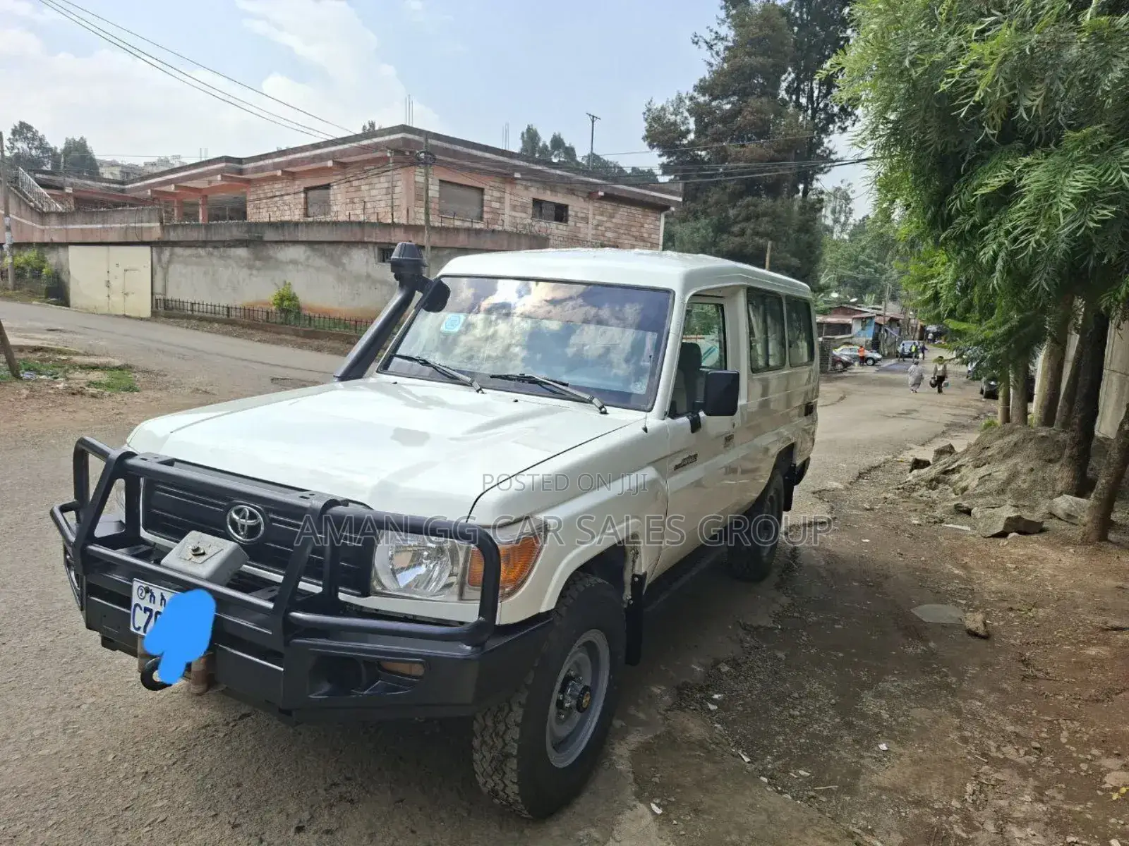 Toyota Land Cruiser 2011 White