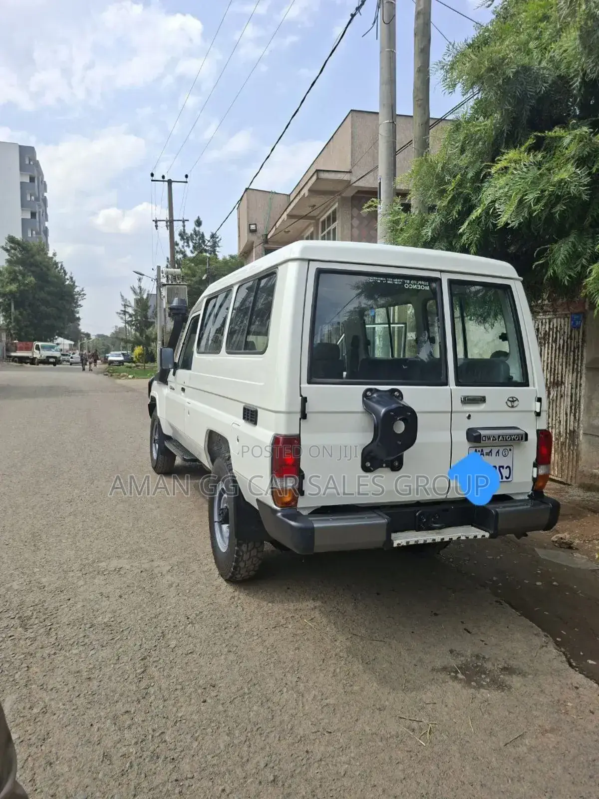 Toyota Land Cruiser 2011 White