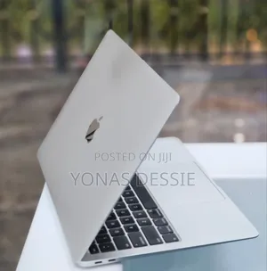 New Laptop Apple MacBook Pro 2020 8GB Intel Core I5 SSD 512GB
