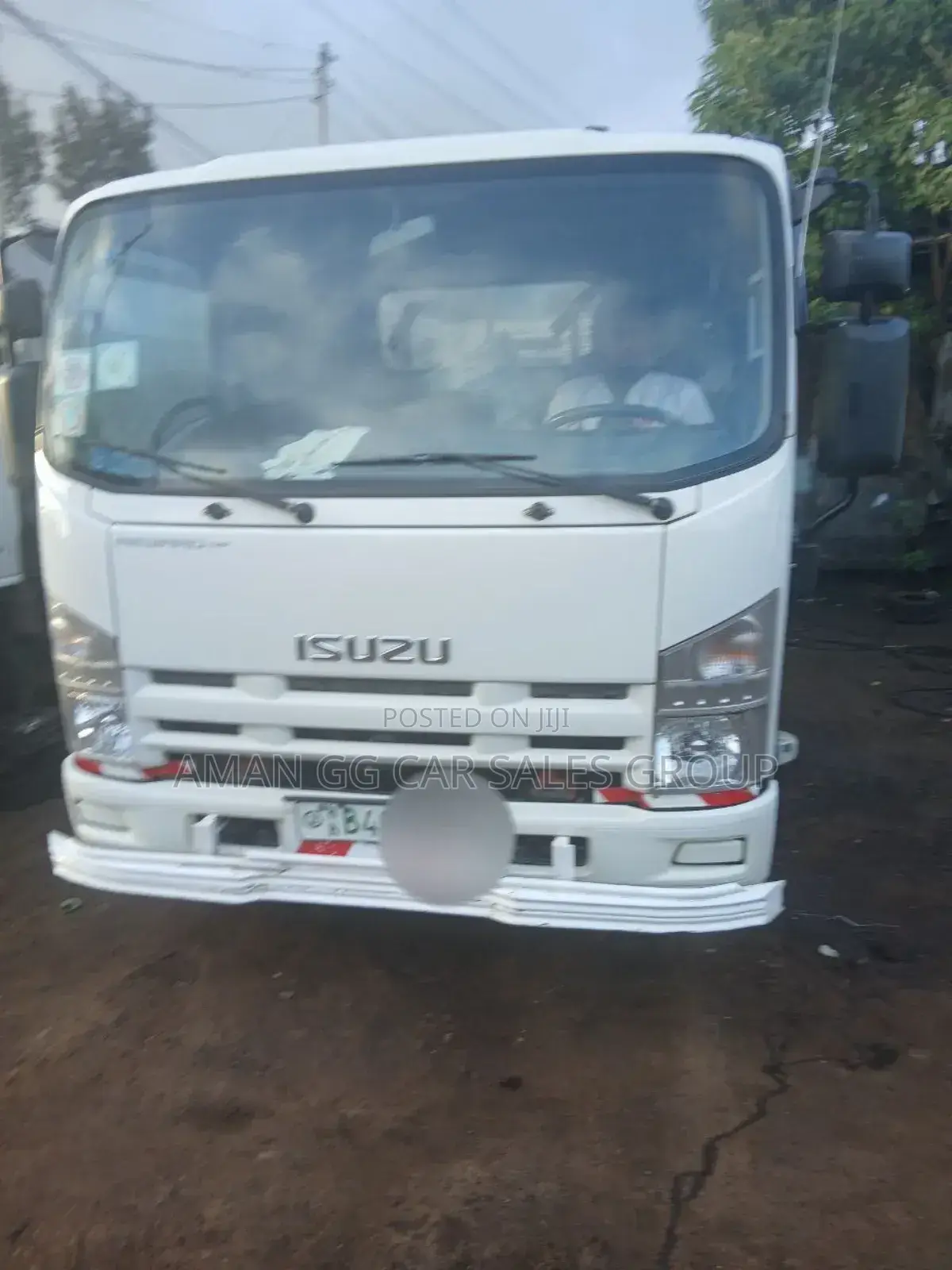 Isuzu. 2022. Model.