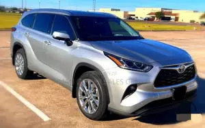 Toyota Highlander 2023 Silver