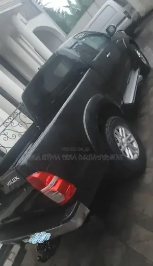 Toyota Hilux 2013 Gray