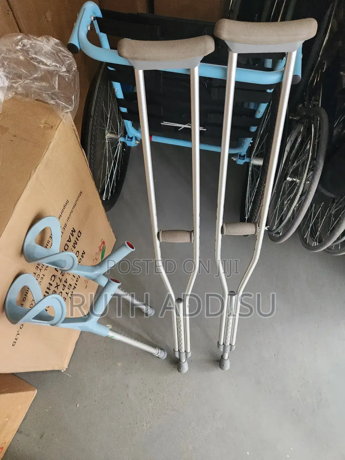 Axillary Bilateral Crutches馮允axillary Bilateral Crutches欸史crutches New