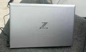 New Laptop HP ZBook Firefly G8 16GB Intel Core I7 SSD 512GB