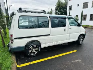 Toyota HiAce 2006 White