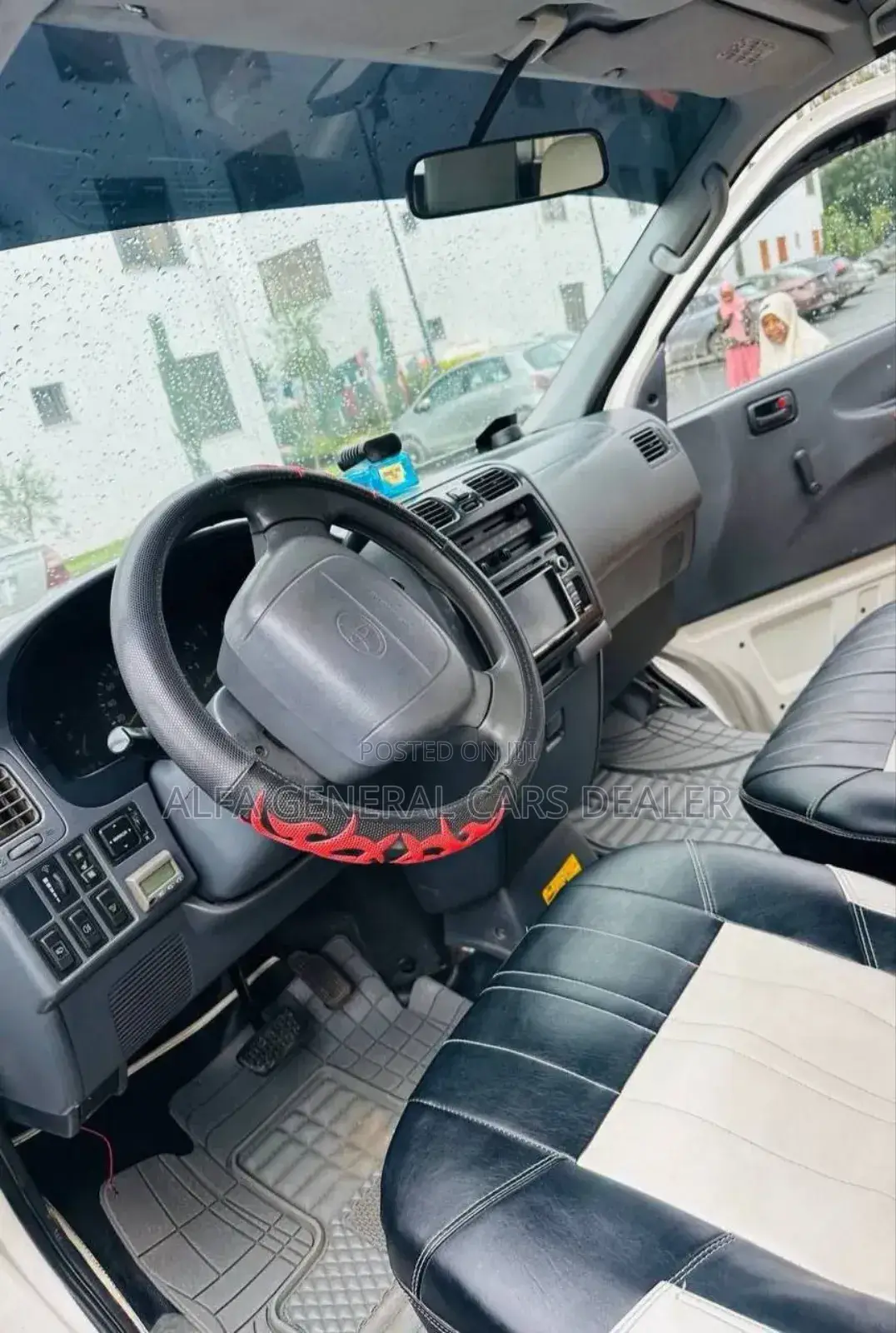 Toyota HiAce 2006 White