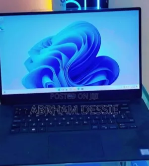 New Laptop Dell 16GB Intel Core I5 SSD 512GB