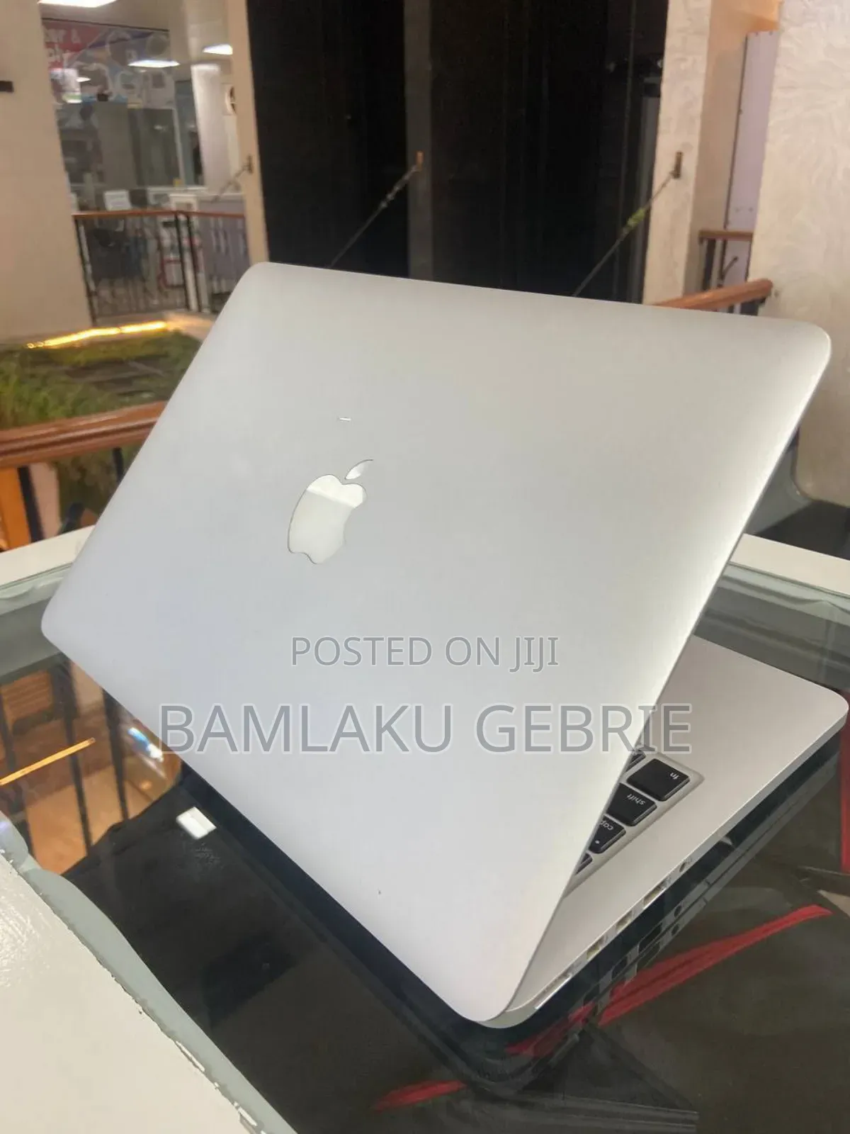 New Laptop Apple MacBook Pro 2015 8GB SSD 128GB
