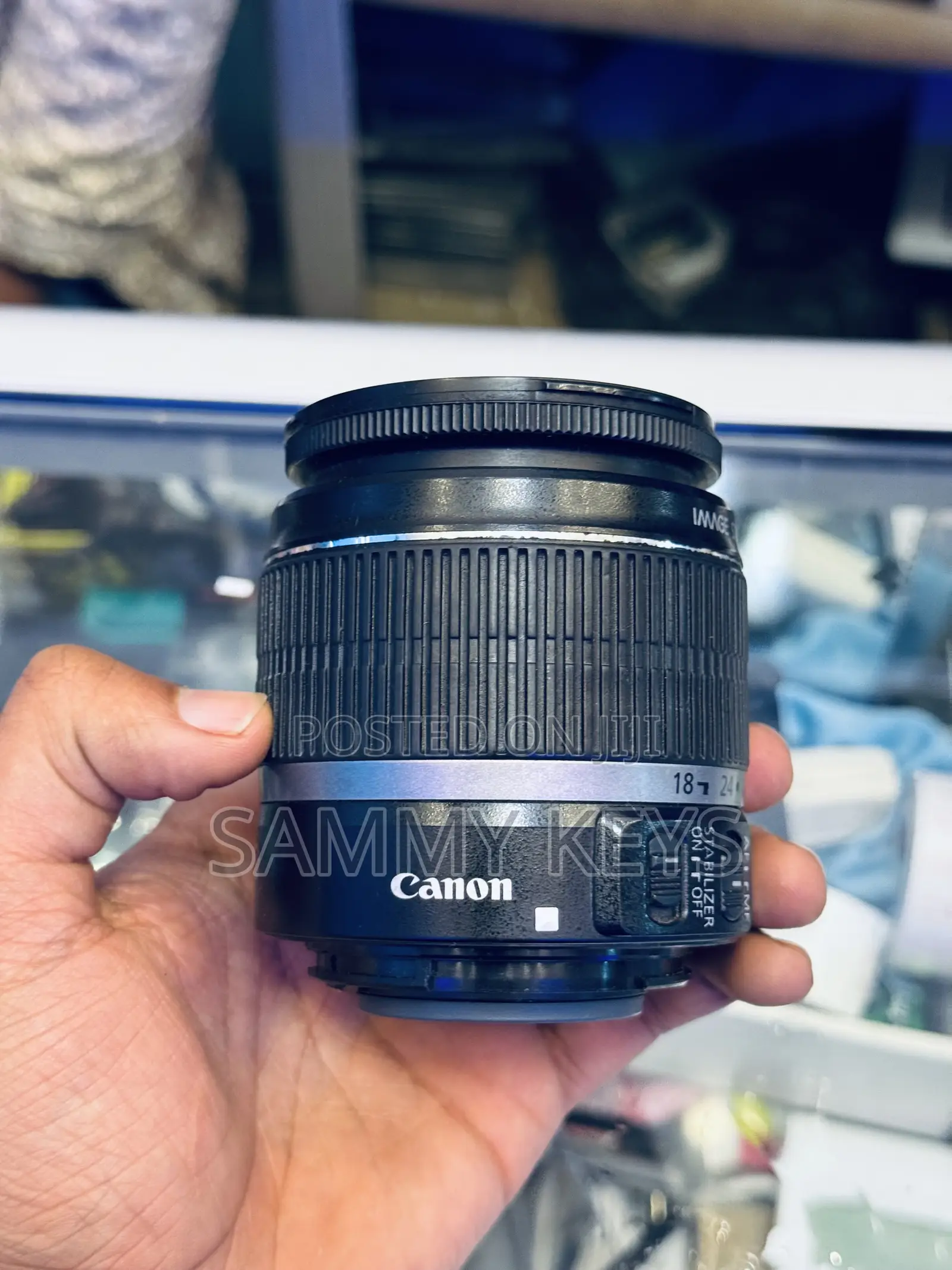 Canon Ef-S 18-55mm F/3.5-5.6 Is Ii Lens.