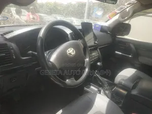 Toyota Land Cruiser 2008 White