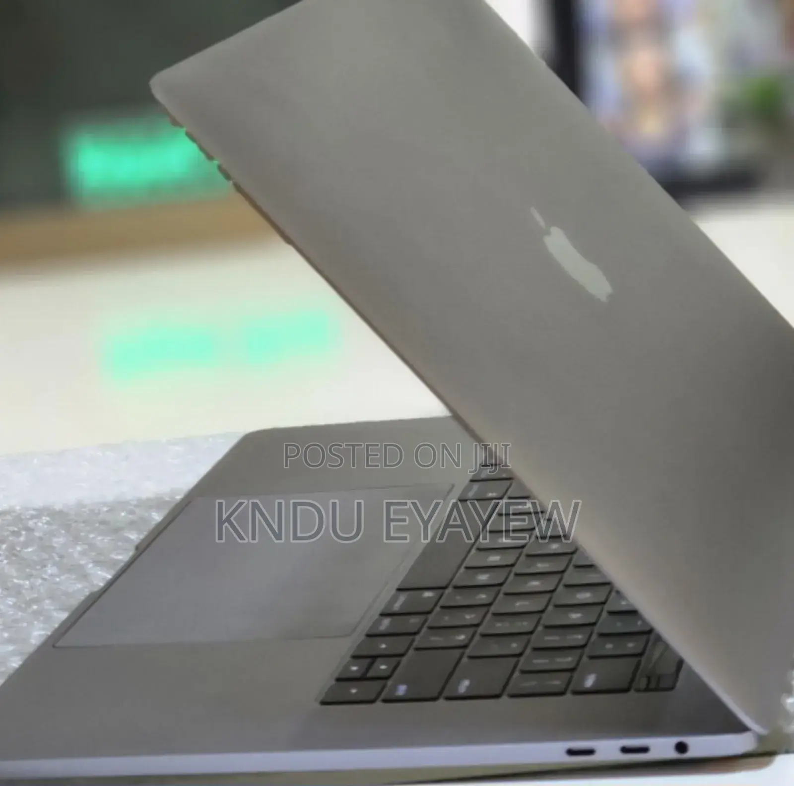 New Laptop Apple MacBook Pro 2017 16GB Intel Core I7 SSD 512GB