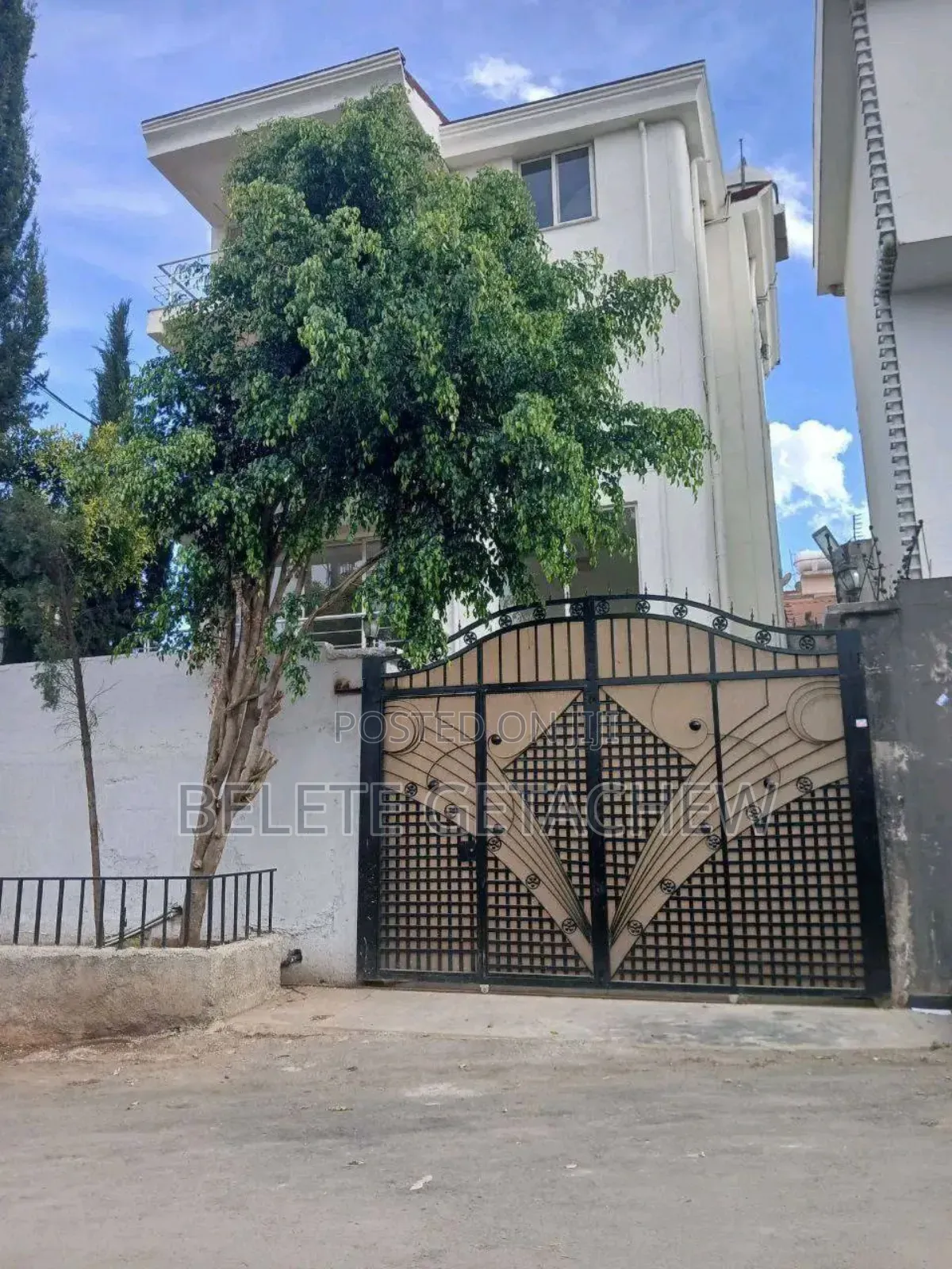 8bdrm House in Semit, G+3 Luxury, Bole for sale