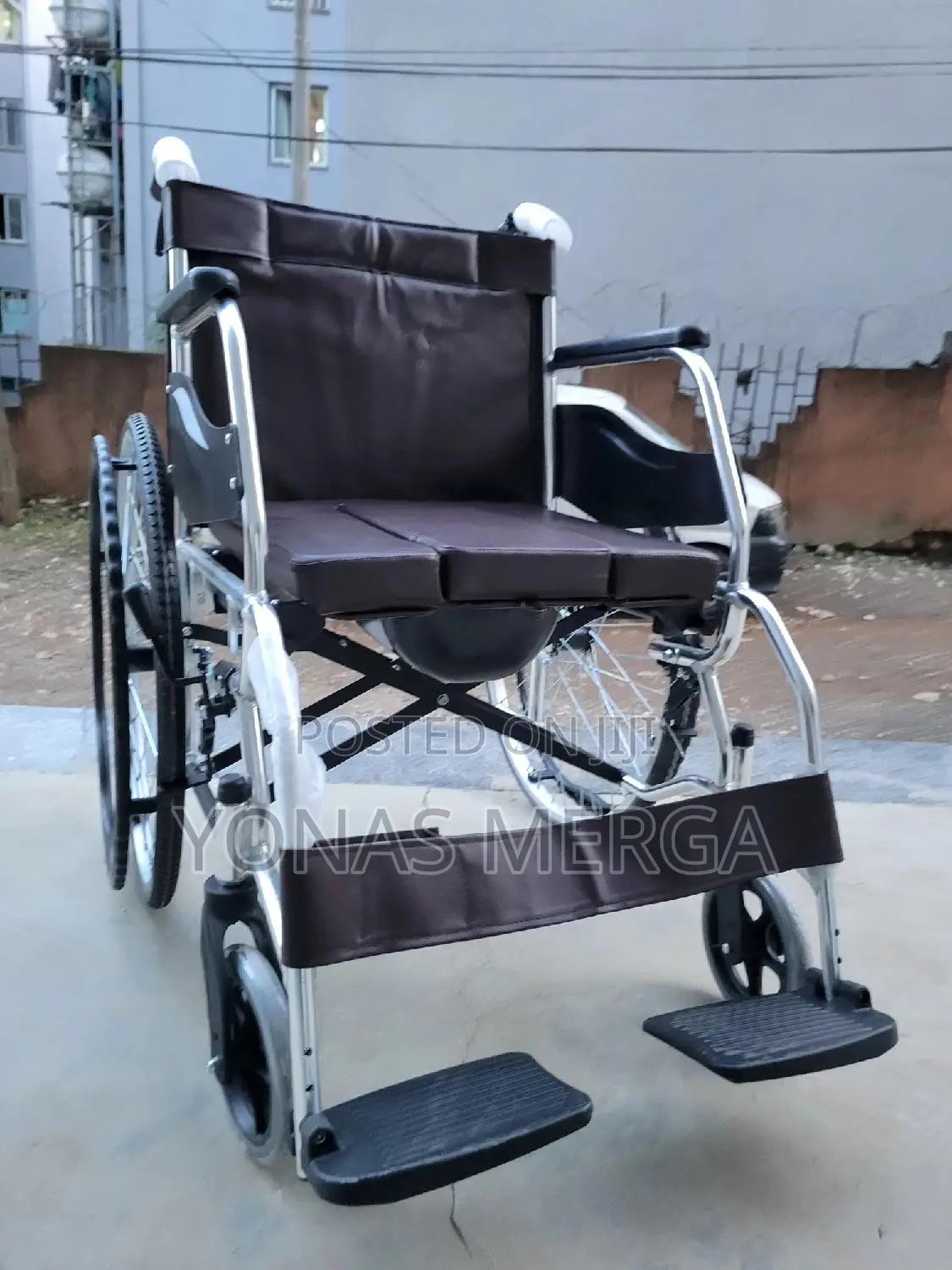 Toilet Wheelchair咚啷wheelchair=Suitability for the Intended Environment