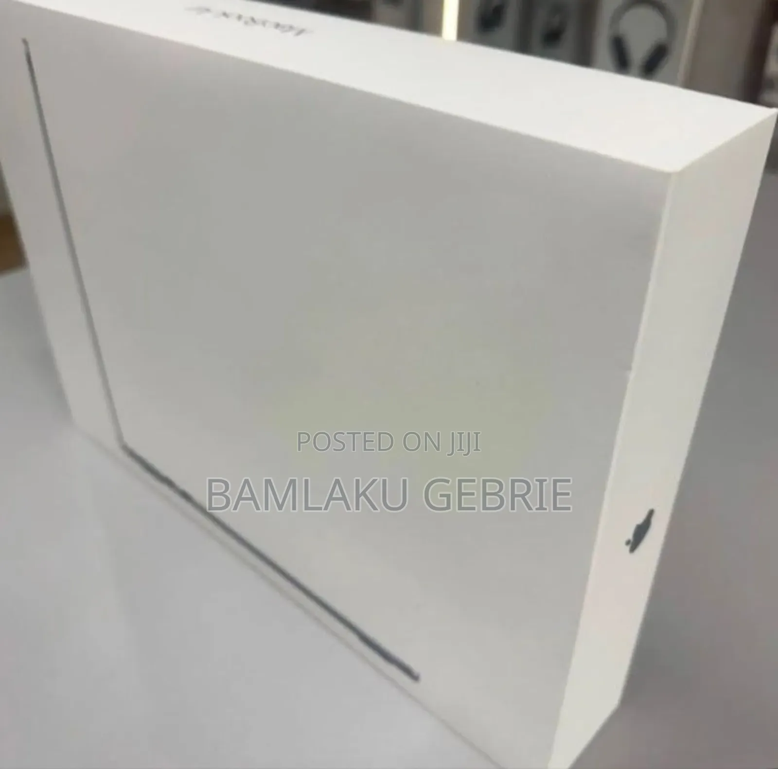 New Laptop Apple MacBook Air 2025 M4 13-Inch 16GB Apple M4 SSD 256GB