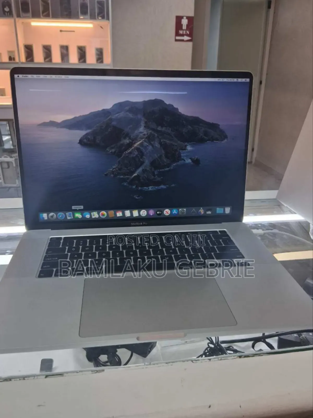 New Laptop Apple MacBook Pro 2019 16GB Intel Core I7 SSD 512GB