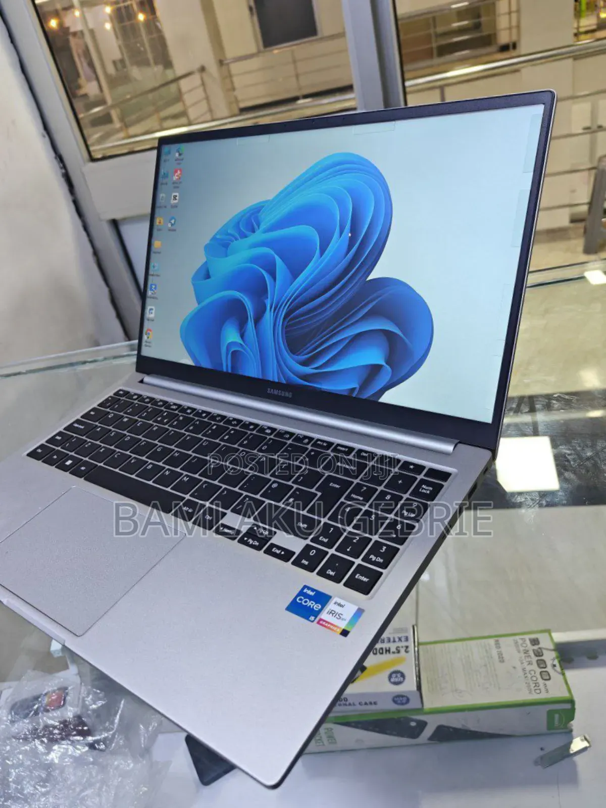 New Laptop Samsung Galaxy Book 2 8GB Intel Core I5 SSD 256GB