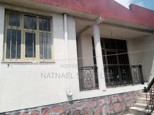 Photo - አስቸኳይ የሚሸጥ ባ ለ3 መኝታ ቪላ