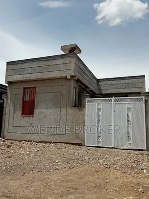 4bdrm House in ዱከም ከተማ ኦሮሚያ, Oromia-Finfinne for sale