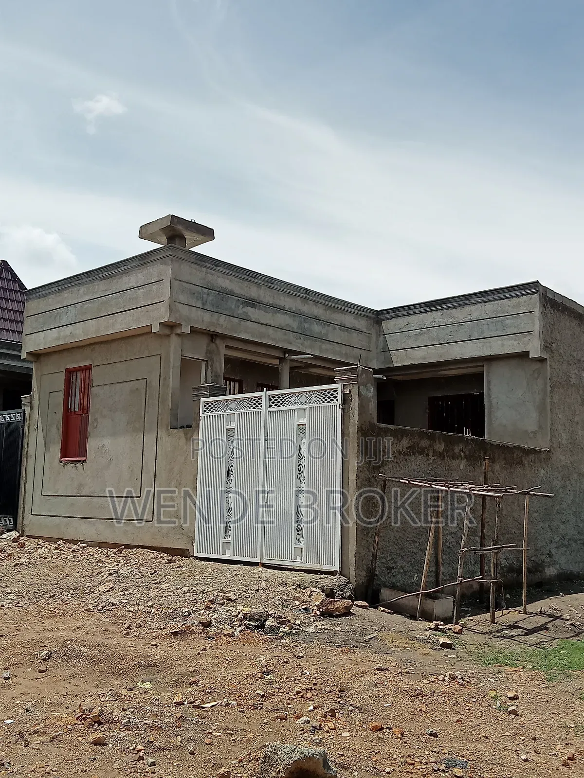 4bdrm House in ዱከም ከተማ ኦሮሚያ, Oromia-Finfinne for sale