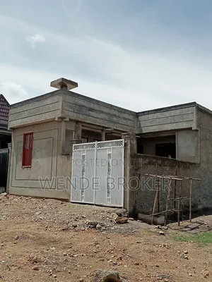 4bdrm House in ዱከም ከተማ ኦሮሚያ, Oromia-Finfinne for sale
