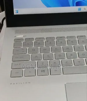 New Laptop HP Pavilion 15 8GB Intel Core I7 SSD 256GB