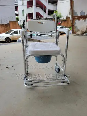 Photo - Commode Chair處埭toilet/Bath Chair獃中0multi-Purpose Chair٤٤toileting Seat