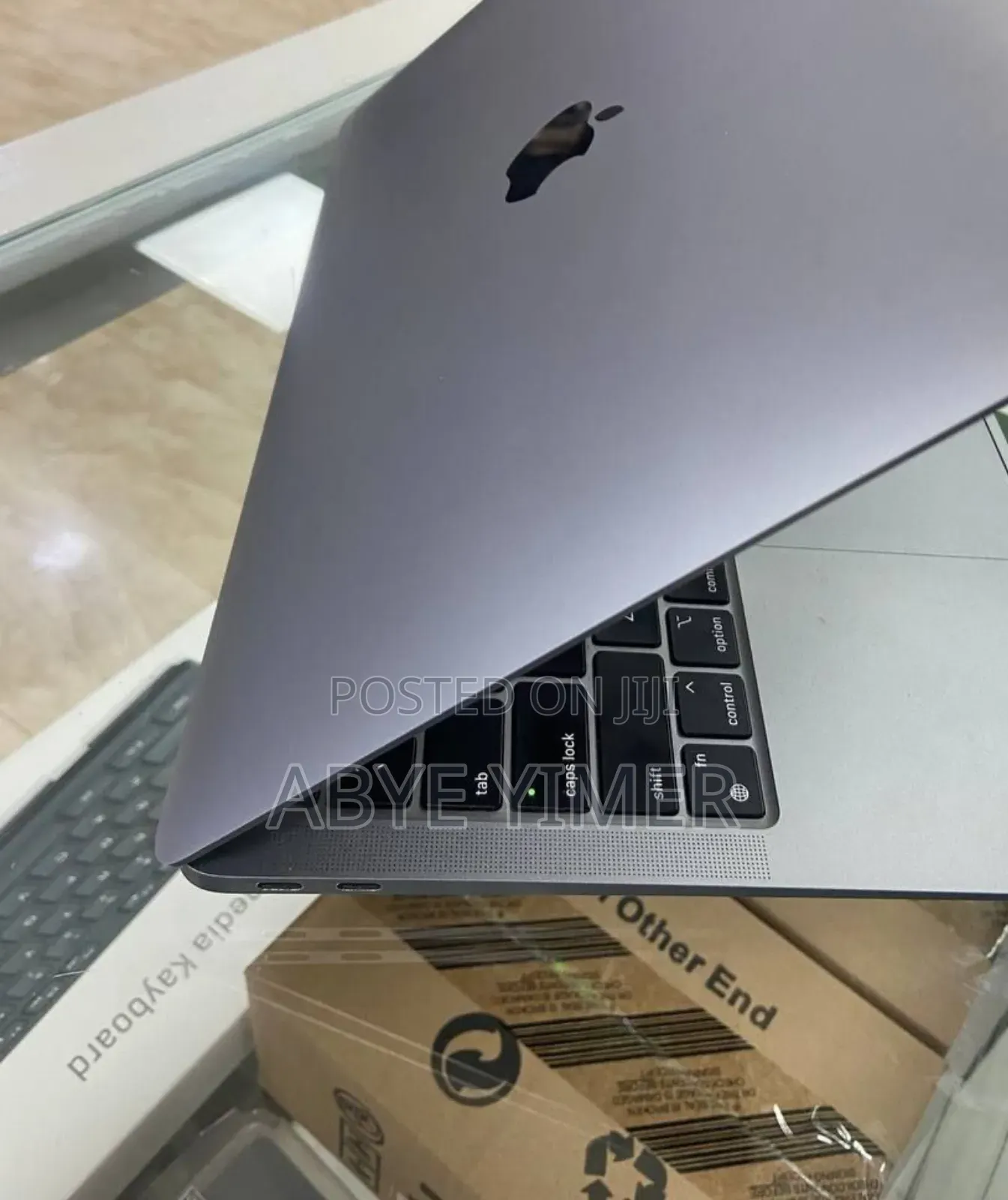 New Laptop Apple MacBook Air 2020 M1 8GB Intel Core M SSD 256GB