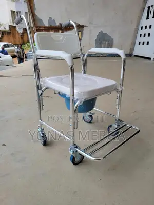 Photo - Multi-Use Chair寬褕anti-Roll Foot Pedal岠蜢bath Chair玉壻chair Wheelchair