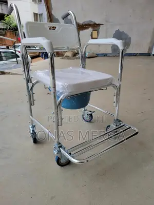 Photo - Toilet Chair7𣁋pot==Mobile Toilet Seat歲嵀reinforced Non-Slip Bath Chair