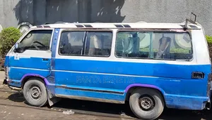 Toyota HiAce 1985 Blue