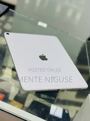 Photo - Apple iPad Pro 12.9 (2018) 256 GB Silver