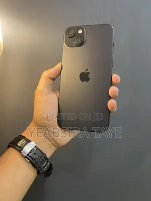 Photo - Apple iPhone 15 Plus 128 GB Black