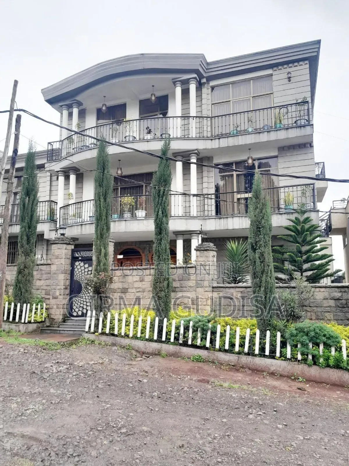 Furnished 11bdrm House in መሪ አካባቢ, Bole for sale