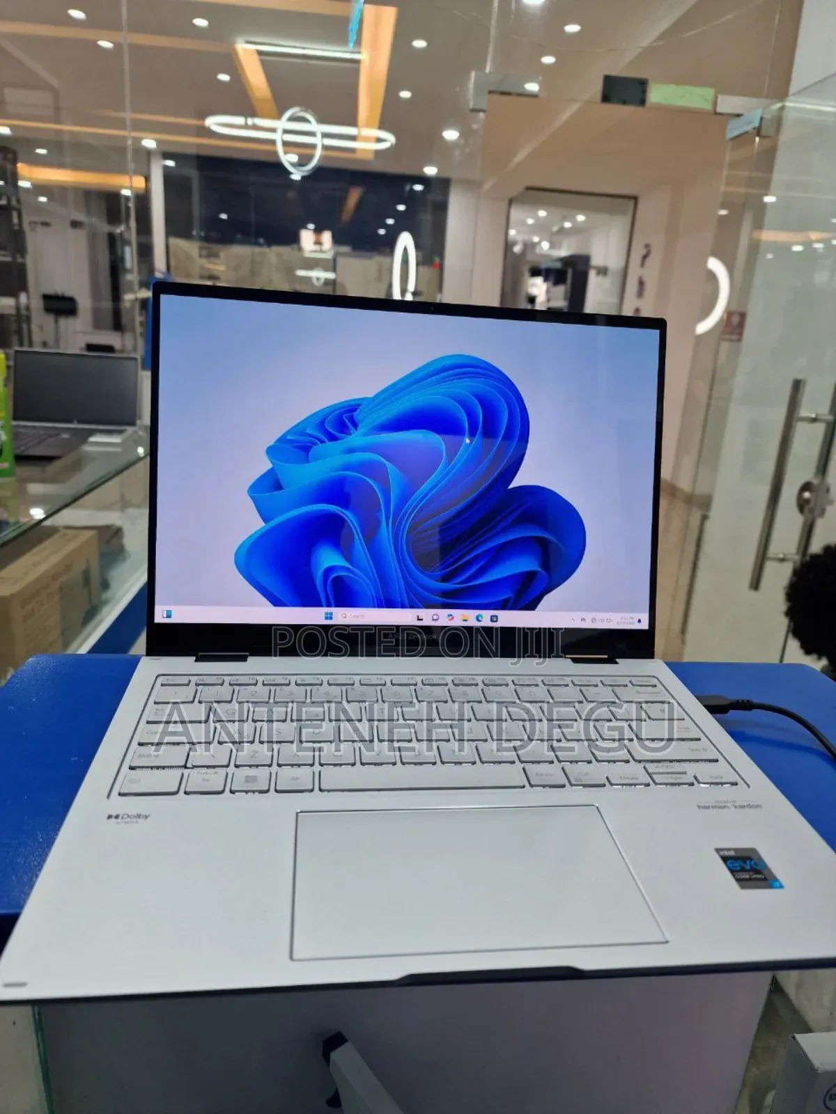 New Laptop Asus Zenbook 14 UX434 16GB Intel Core I7 SSD 512GB