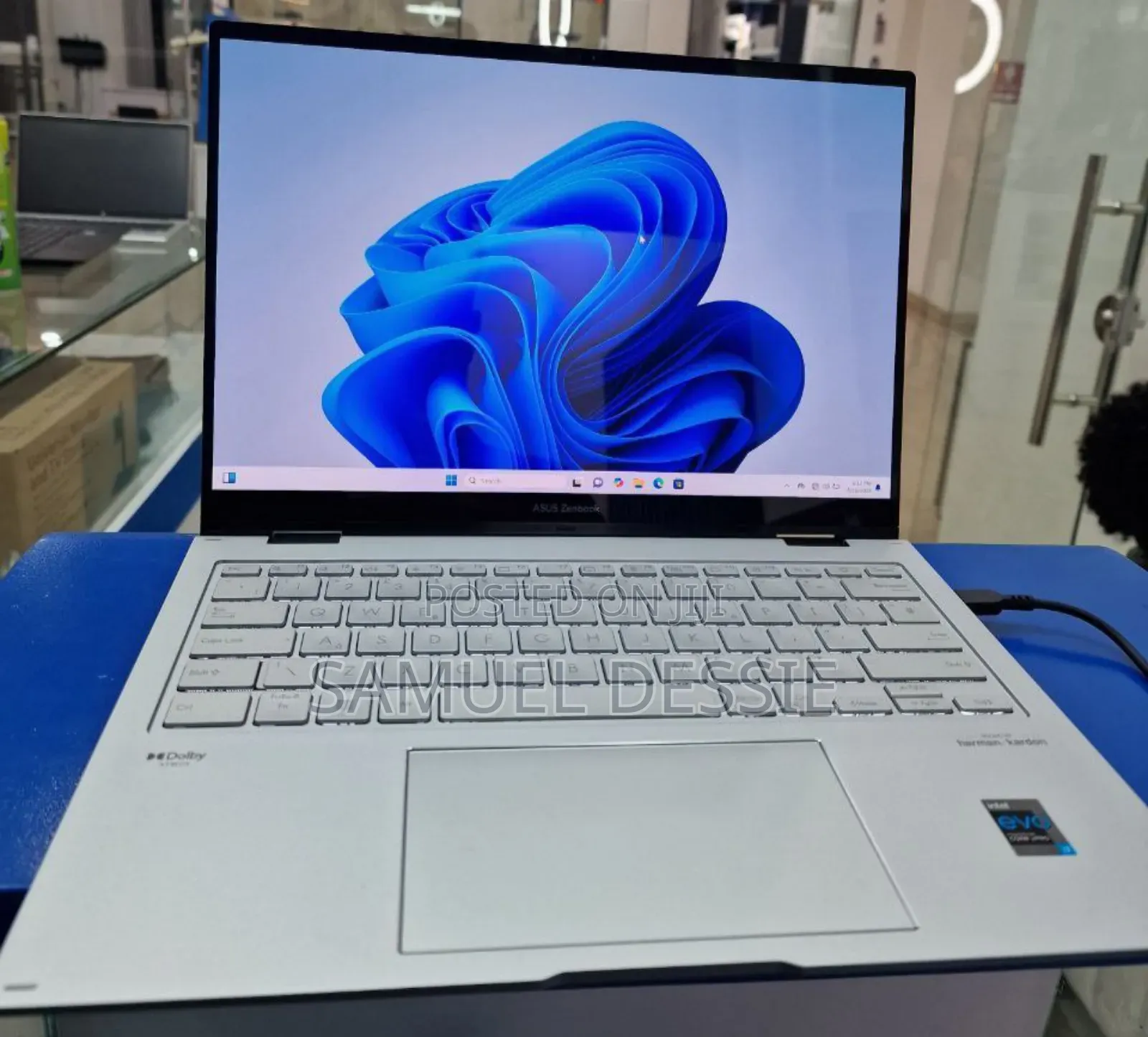 New Laptop Asus ZenBook Flip 14 UX461UA 16GB Intel Core I7 SSD 512GB