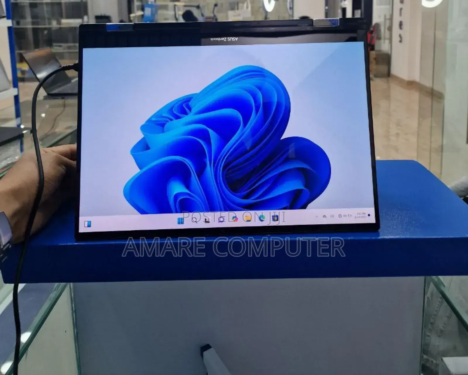 New Laptop Asus ZenBook Flip 14 UX461UN 16GB Intel Core I7 SSD 512GB