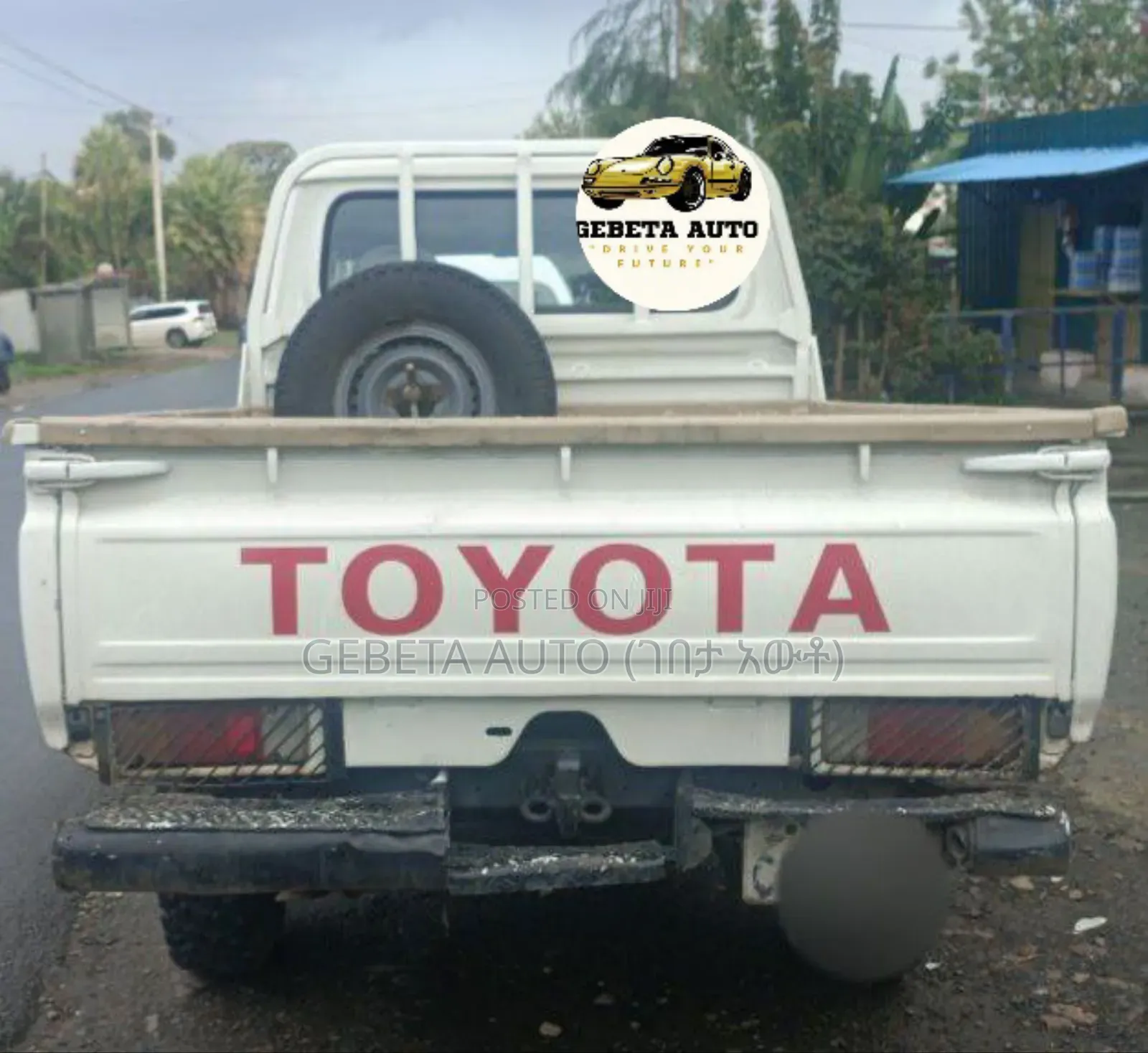 Toyota Land Cruiser 2010 White