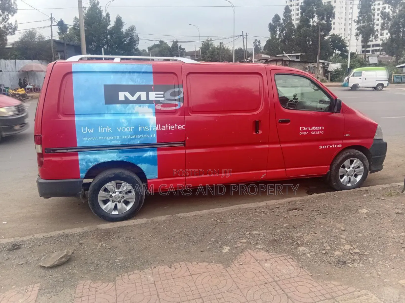 Toyota HiAce 2010 Red