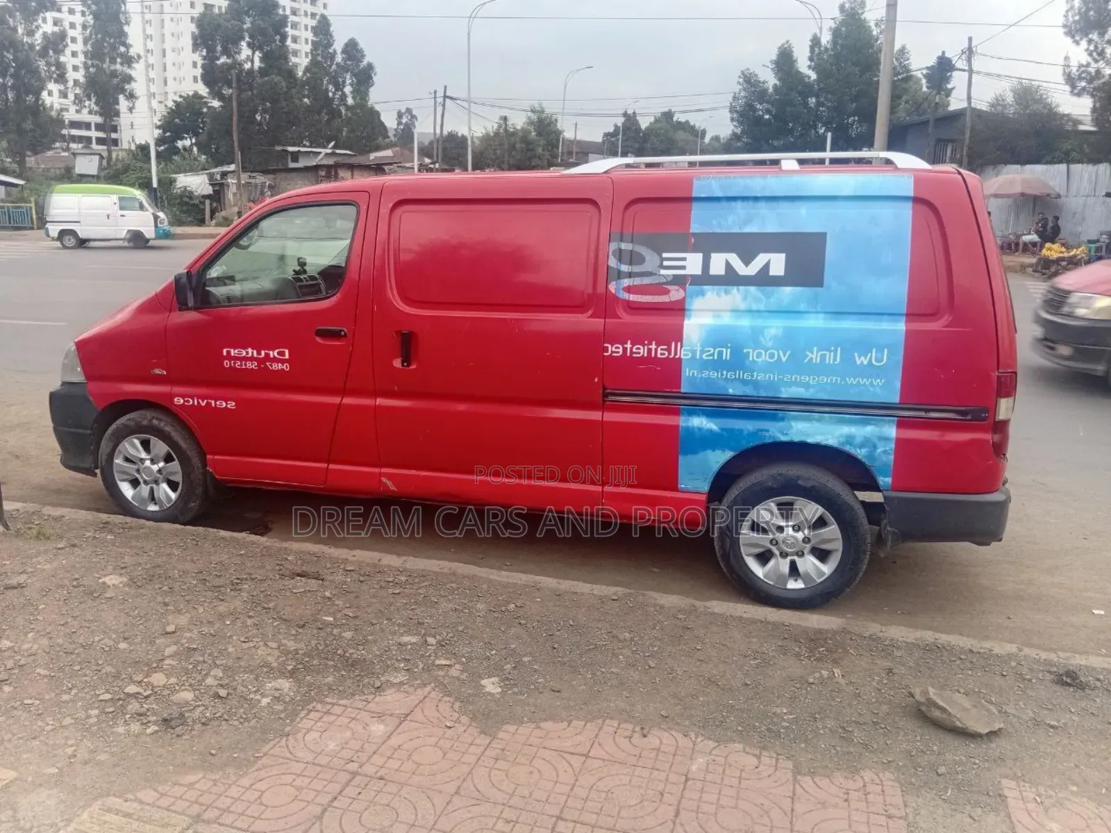 Toyota HiAce 2010 Red
