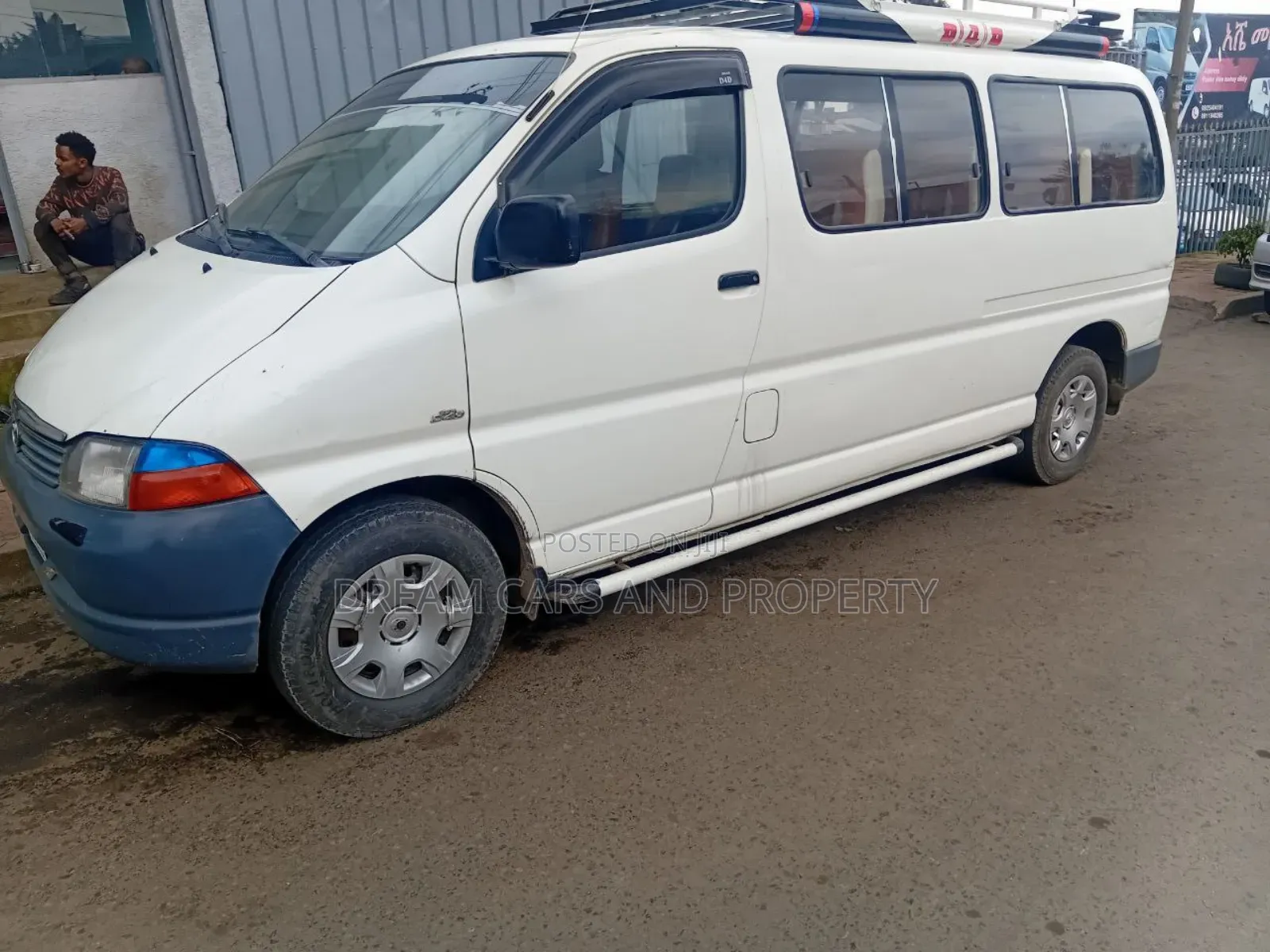 Toyota HiAce 2006 White