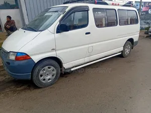 Toyota HiAce 2006 White