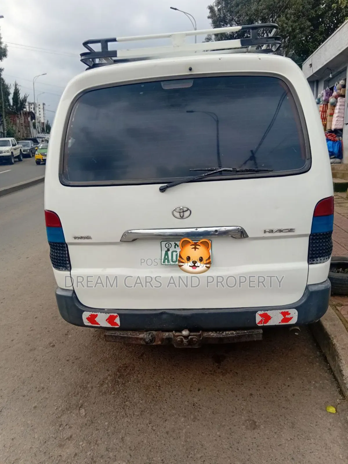 Toyota HiAce 2006 White