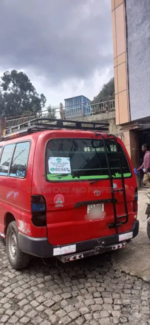 Toyota HiAce 2008 Red